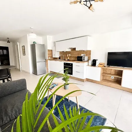 Au Grand Port Terrasse, Jardin Privé Et Garage Inclus