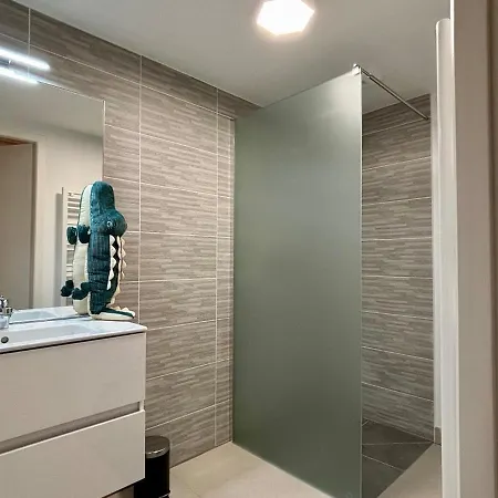 Au Grand Port Terrasse, Jardin Privé Et Garage Inclus *